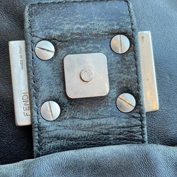 Fendi Baguette leather handbag - Picture 5 of 8